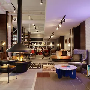  Hotel Moxy Downtown